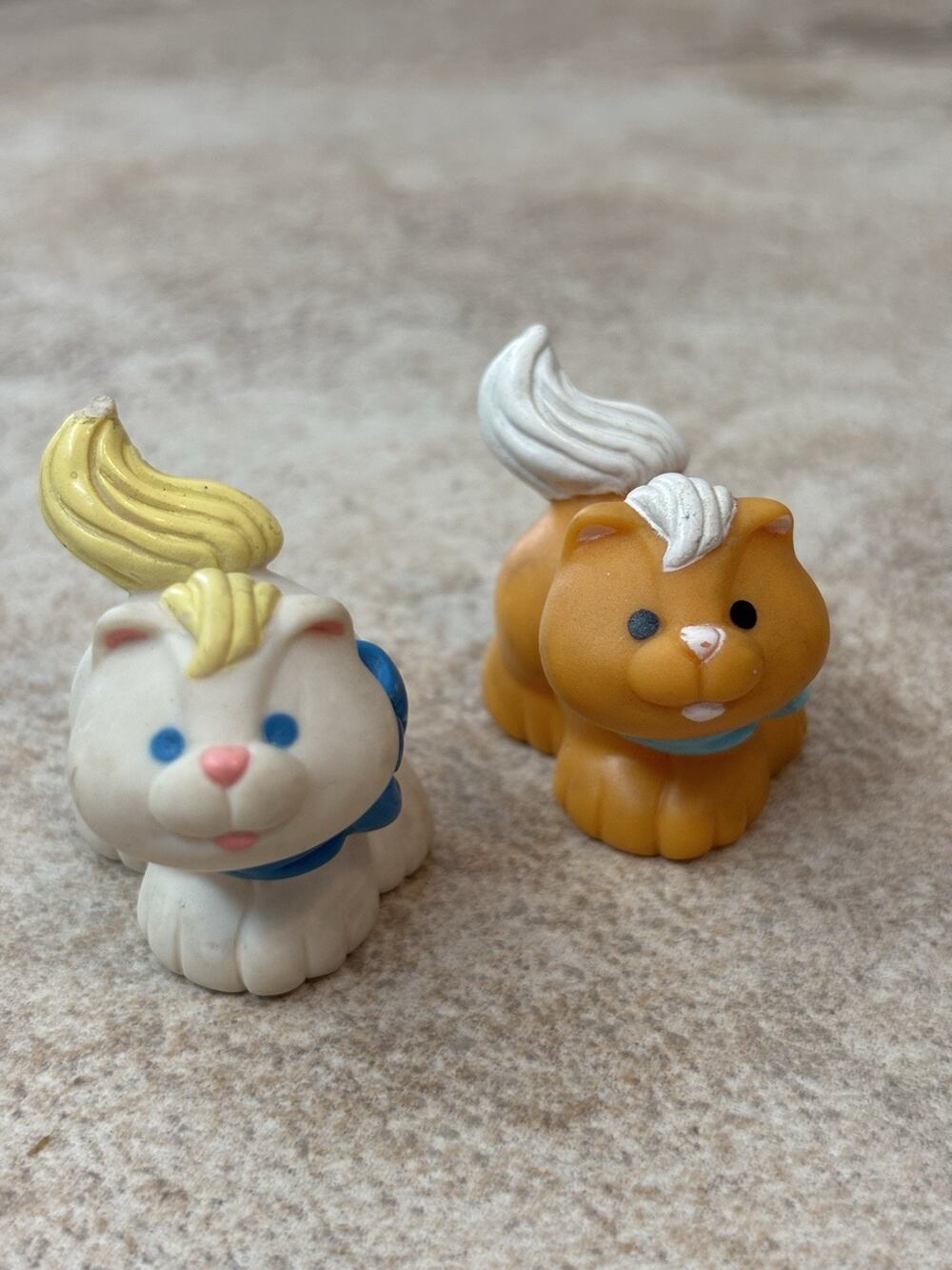 Fisher Price Loving Family Dollhouse Orange & White Kitty Cat Blue Bow Lot 1993